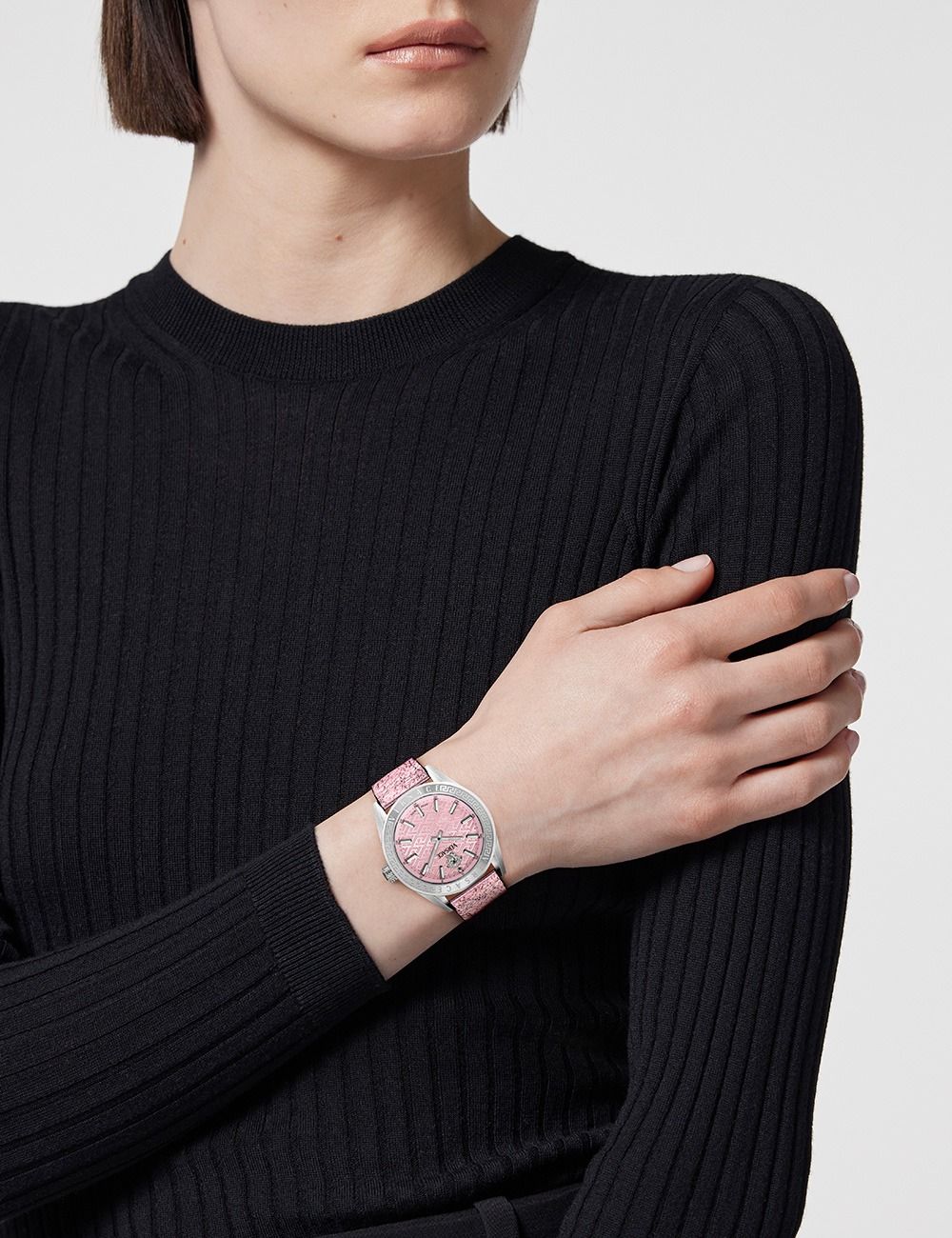 Naiste käekell Versace V-Code VE8I00124 - Premiumkellad